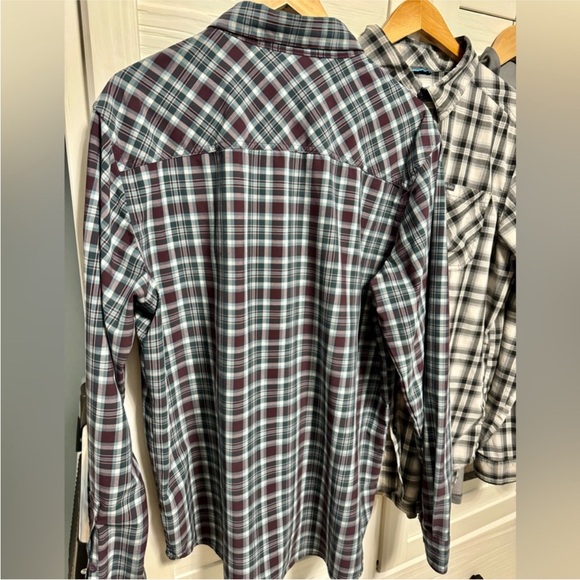 2 Columbia Men’s Casual Shirts🎈 - Picture 4 of 10
